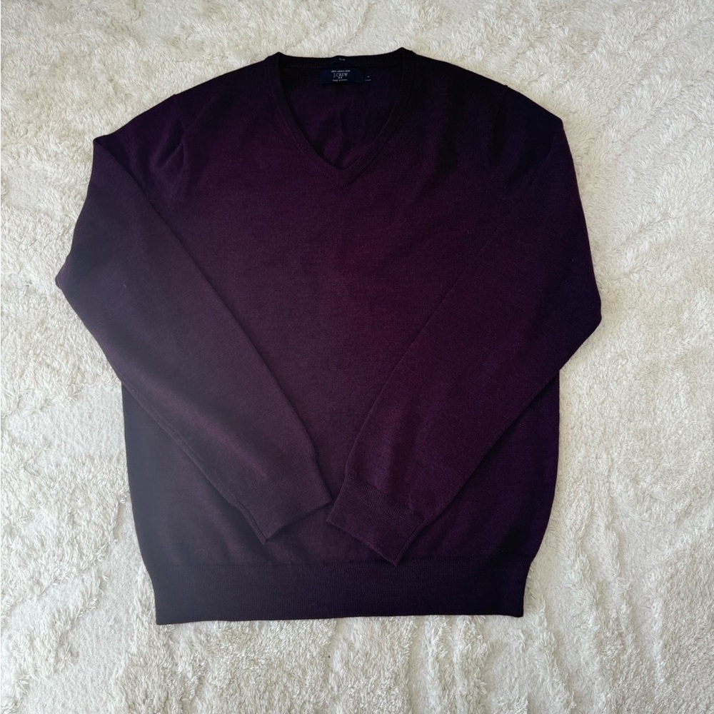 J. Crew factory men’s v-neck burgundy/ purple sweater size large
